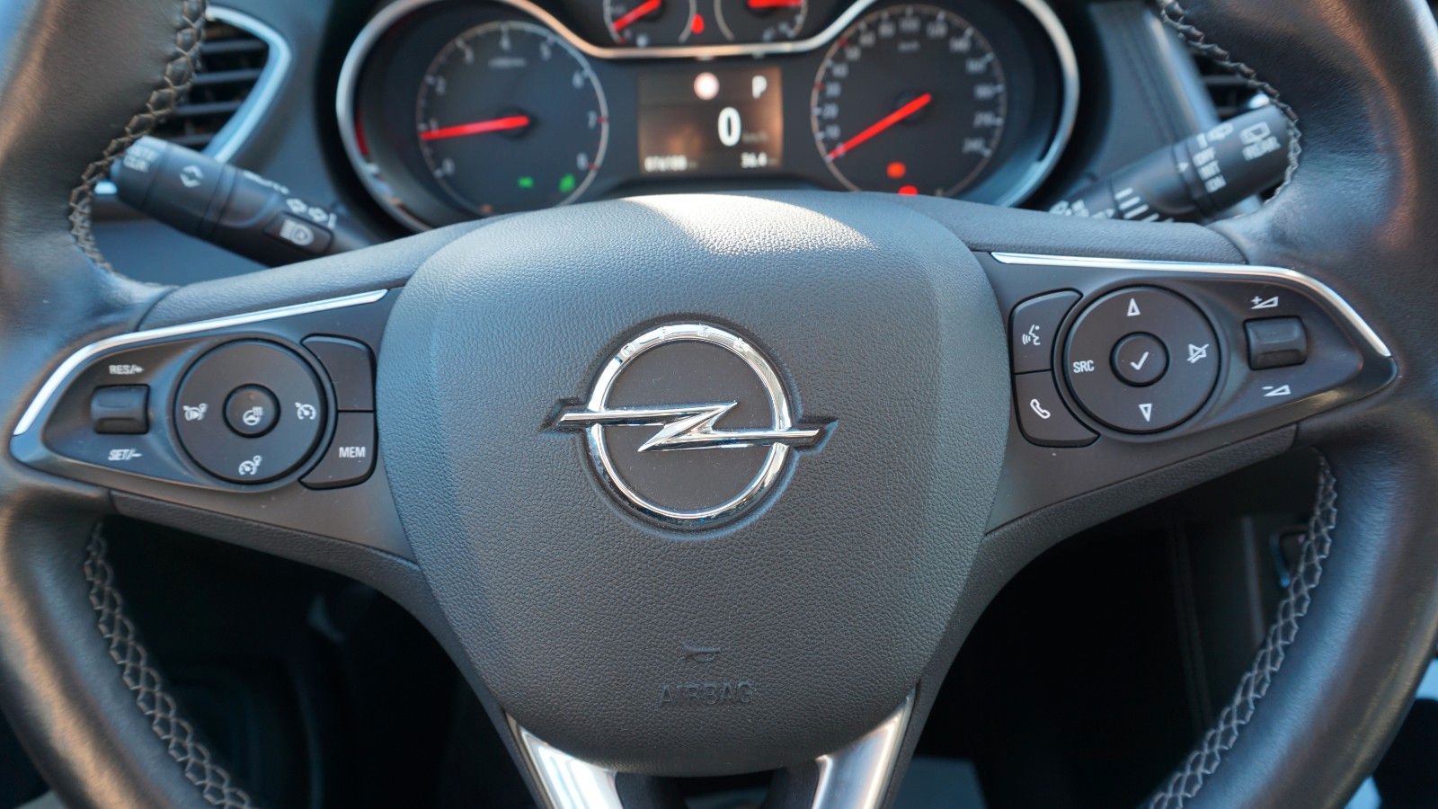 Fahrzeugabbildung Opel Grandland X T.Leder,Navi,Kamera,Bi-LED,SR+WR,AHK
