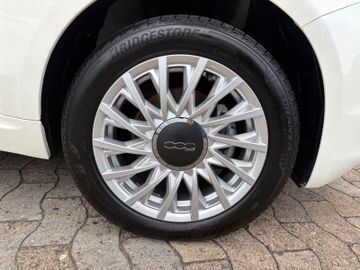 Fahrzeugabbildung Fiat 500 MildHybrid DAB Klima UConnect CarPlay uvm
