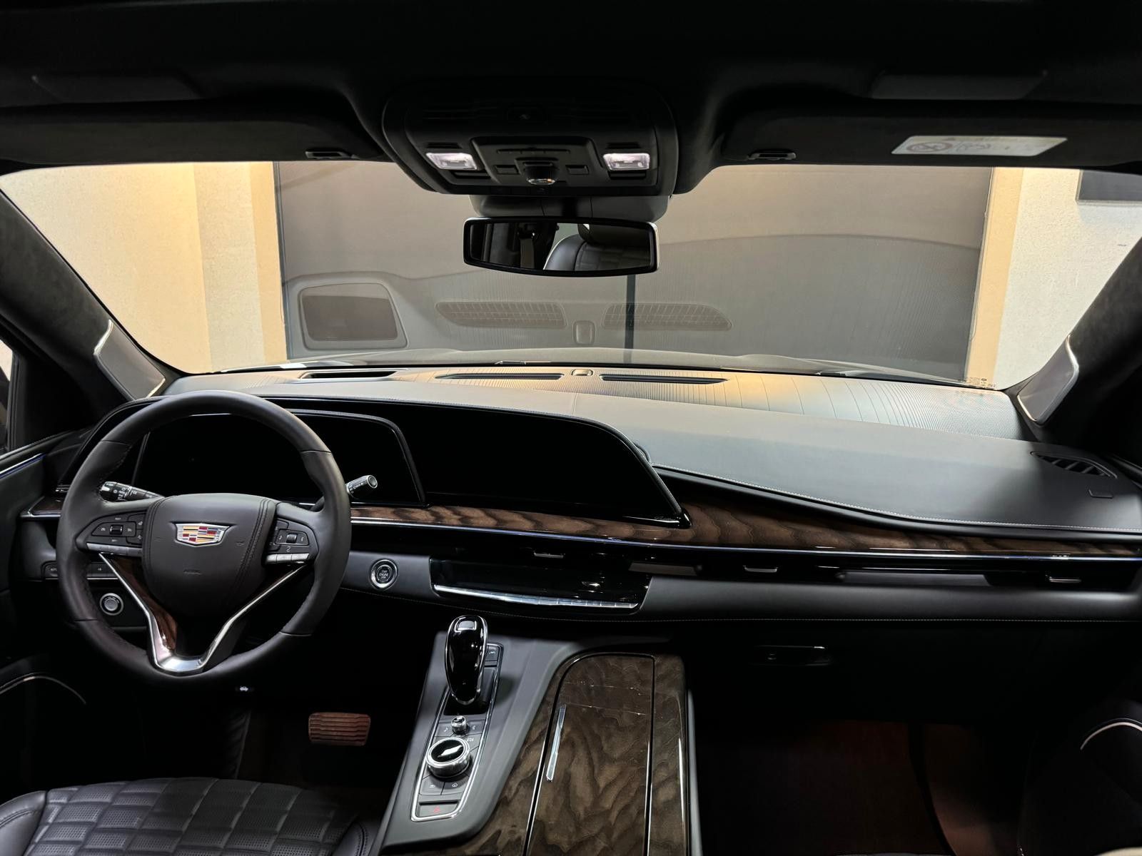Fahrzeugabbildung Cadillac ESCALADE SPORT-PLATINUM 6.2 V8 -NIGHT VI.-LPG