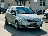 Mercedes-Benz B 200 CDI Automatik *SPORT*NAVI*TEMPOMAT*EURO-5* - gebrauchte Mercedes-Benz B 200 aus dem Jahr 2011