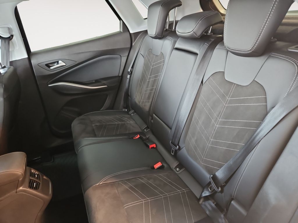Fahrzeugabbildung Opel Grandland 1.2 DI Automatik Elegance