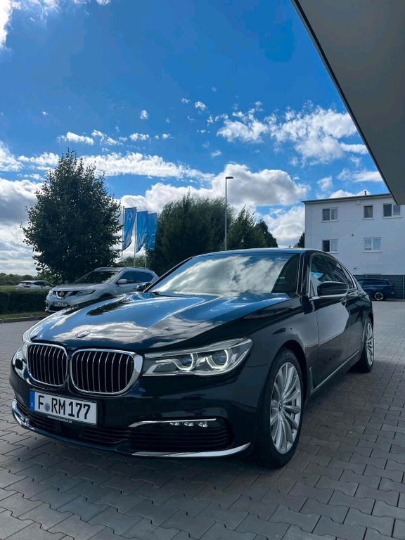 Image of BMW 740
