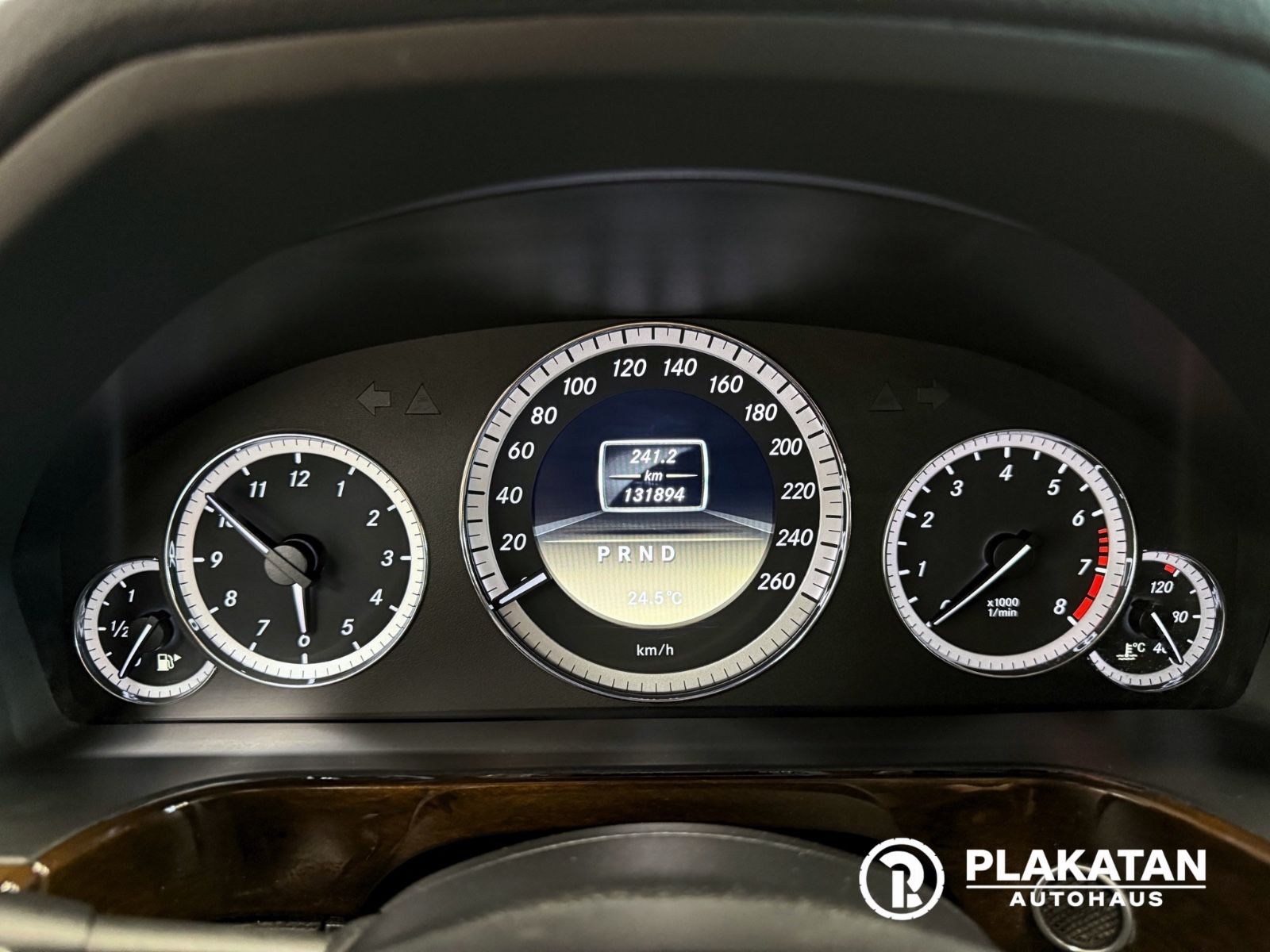 Fahrzeugabbildung Mercedes-Benz E 200 T-Modell Abst-Tempomat Navi MB-Service