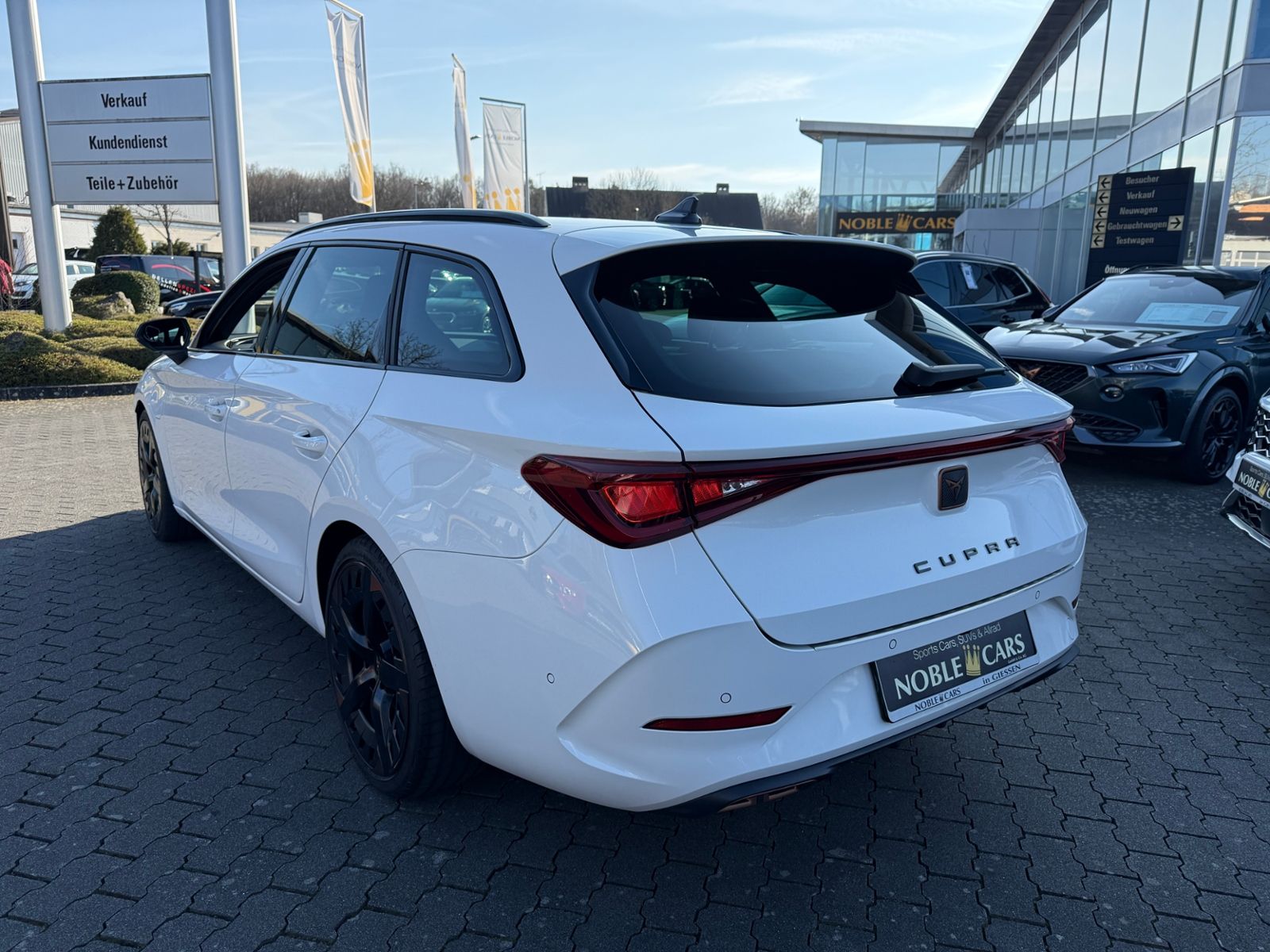 Fahrzeugabbildung CUPRA Leon Sportstourer VZ e-Hybrid ACC LED NAV 19"