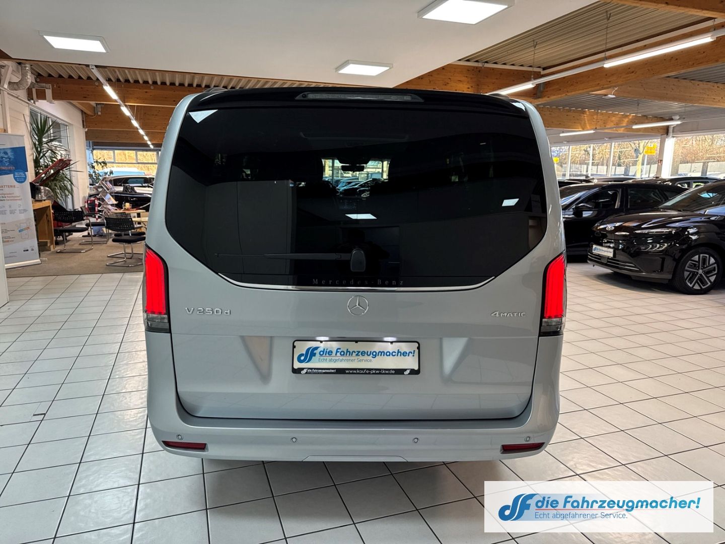 Fahrzeugabbildung Mercedes-Benz V 250 d 4MATIC AVANTGARDE lang LuftF. Pano 360 A