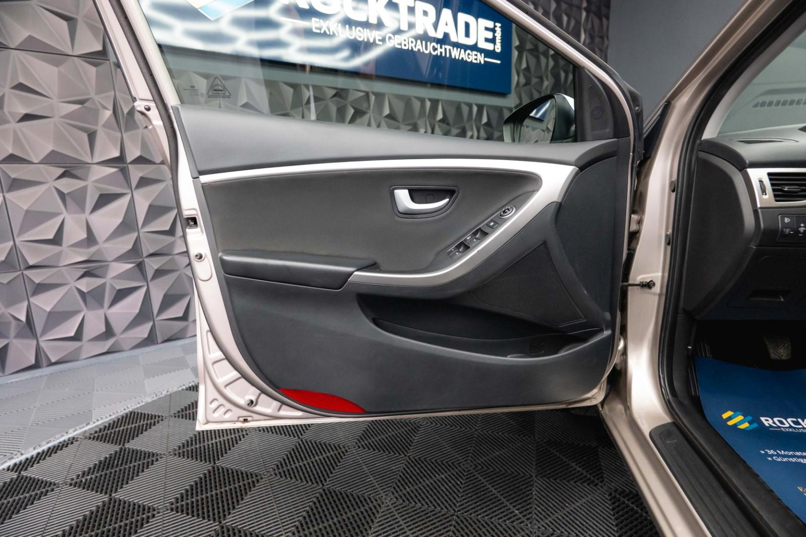 Hyundai i30 cw blue Trend | 1.Hand | LED | AHK | LHZ