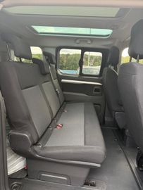 Peugeot Traveller - 10