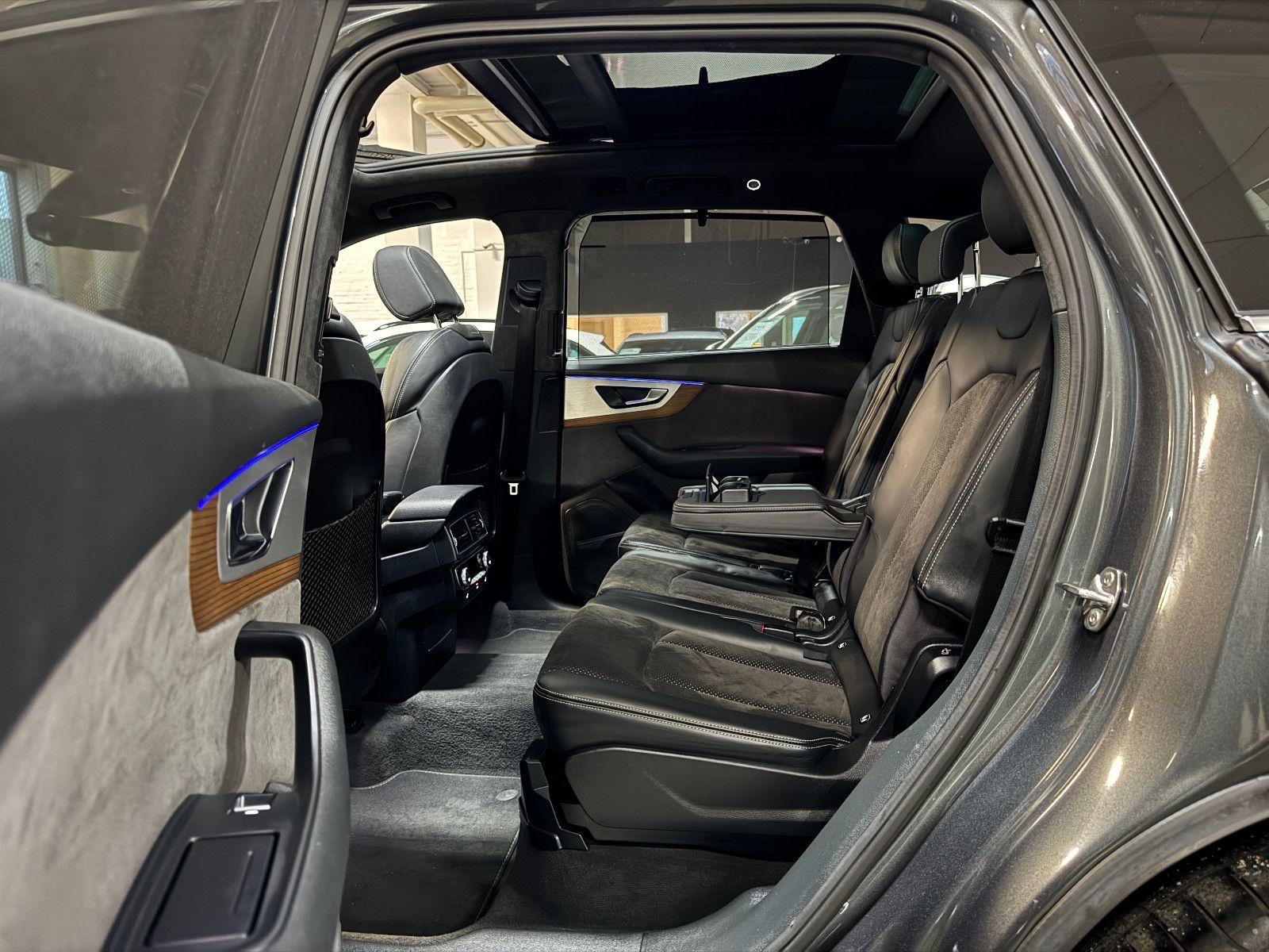 Fahrzeugabbildung Audi Q7 3.0 TDI QUATTRO 3X S-LINE VOLLAUSTATTUNG 21´