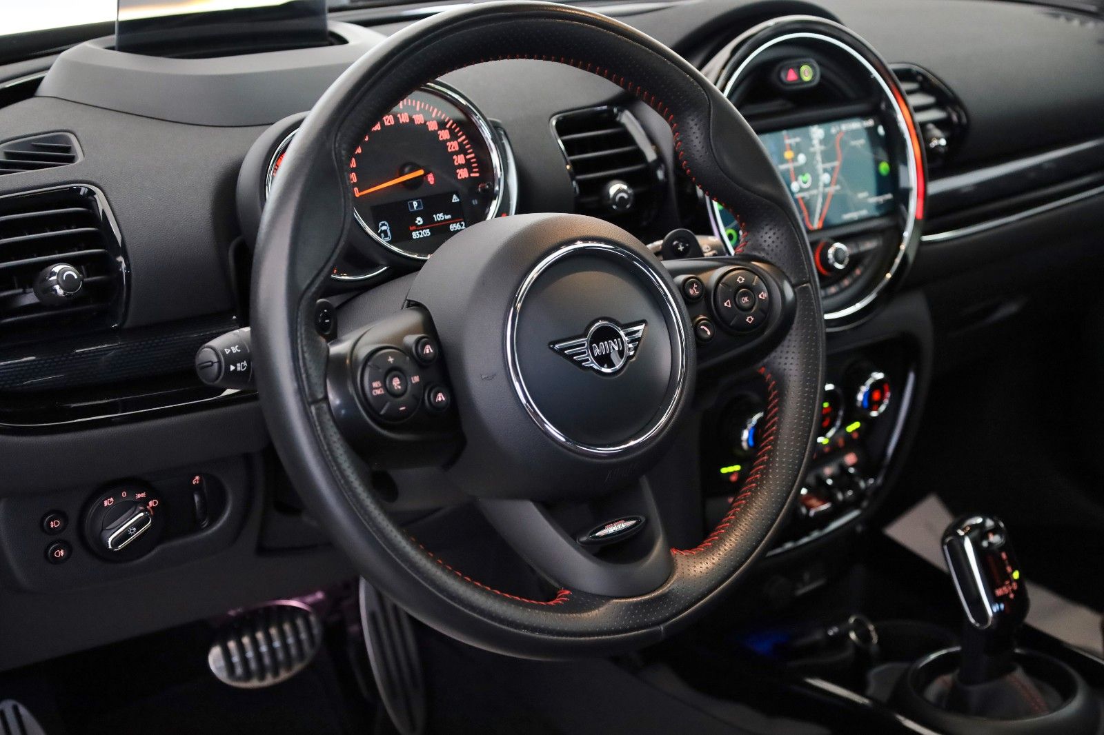 Fahrzeugabbildung MINI Clubman Cooper S All4 JCW Leder,Navi,LED,PanDach