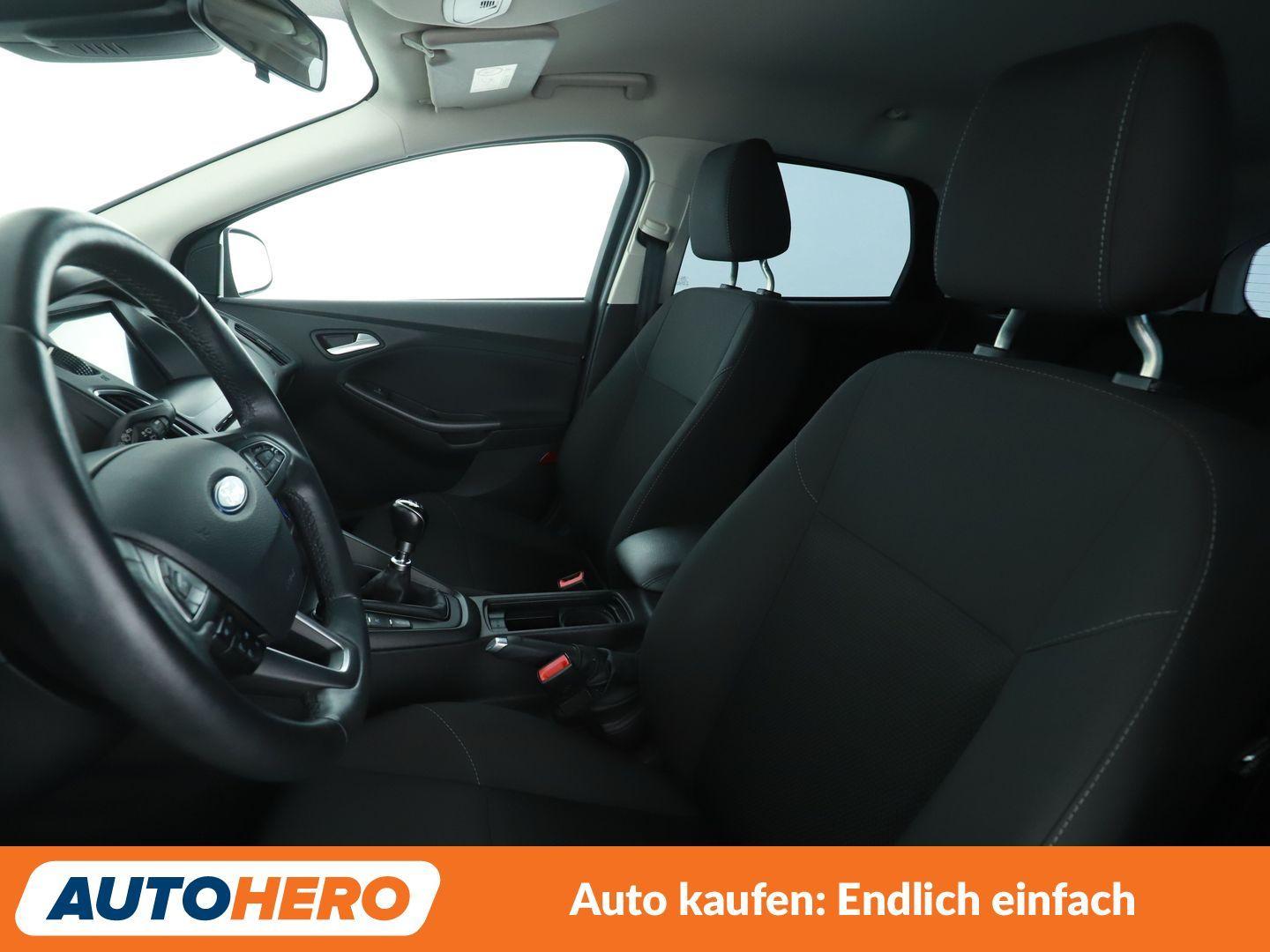 Ford Focus 1.0 EcoBoost Business*NAVI*TEMPO*PDC*SHZ*