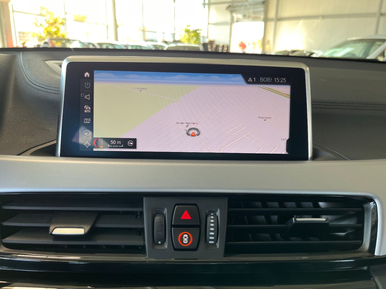 Fahrzeugabbildung BMW X2 sDrive 18d Sport Line LED NAV DAB SHZ PDC 18"