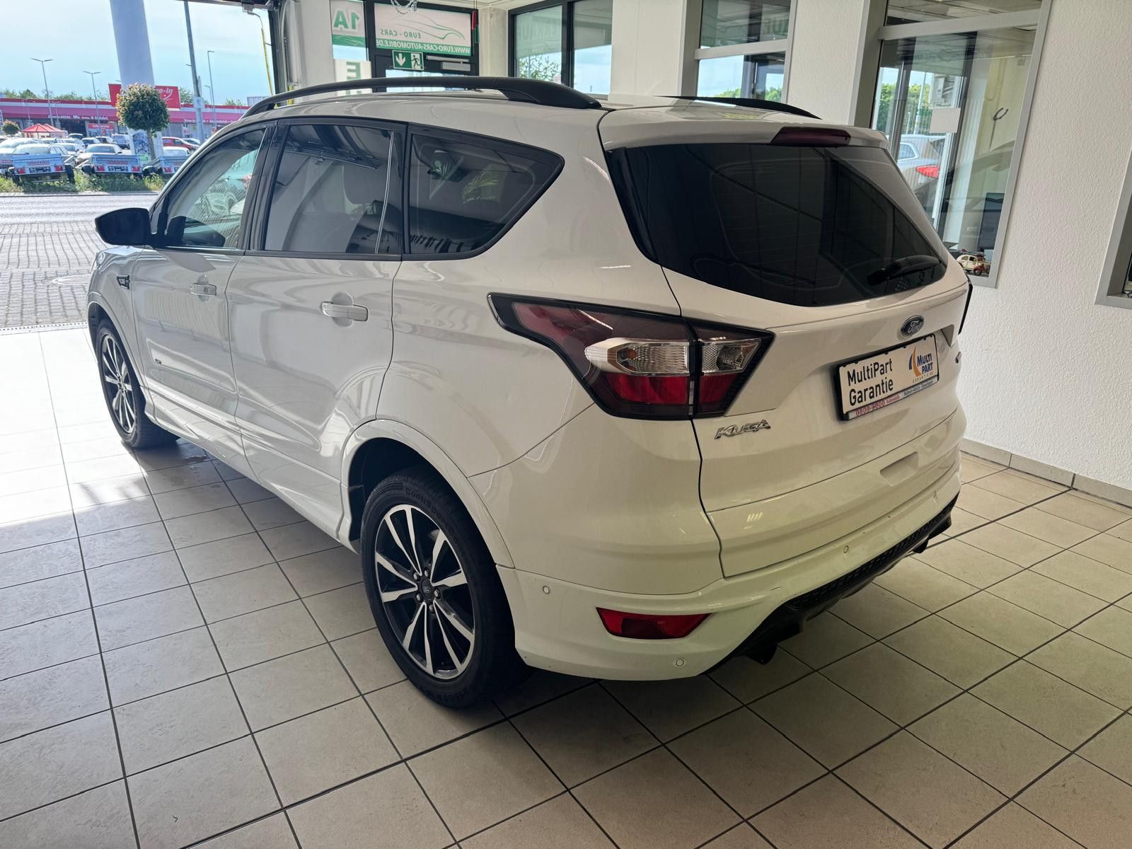 Fahrzeugabbildung Ford Kuga ST-Line / AHK/NAVI/KLIMA/8.FACH BEREIFT