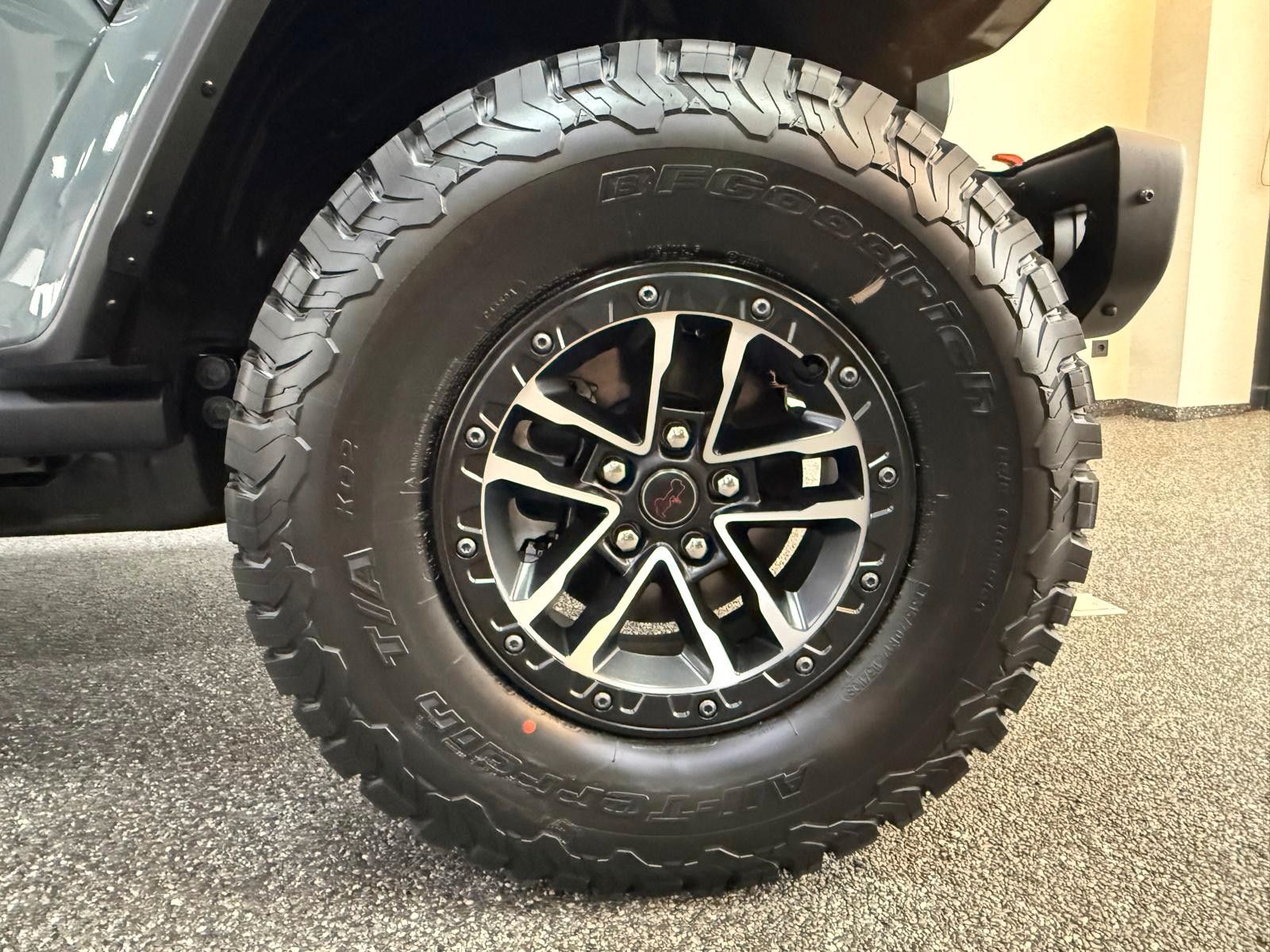 Fahrzeugabbildung Jeep RUBICON X 3.6L-V6-CAM-35"-AHK-HT