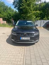 Volkswagen Tiguan 2.0 TSI 132kW DSG BMT 4MOTION Highlin... - VW Tiguan Gebrauchtwagen in Frankfurt
