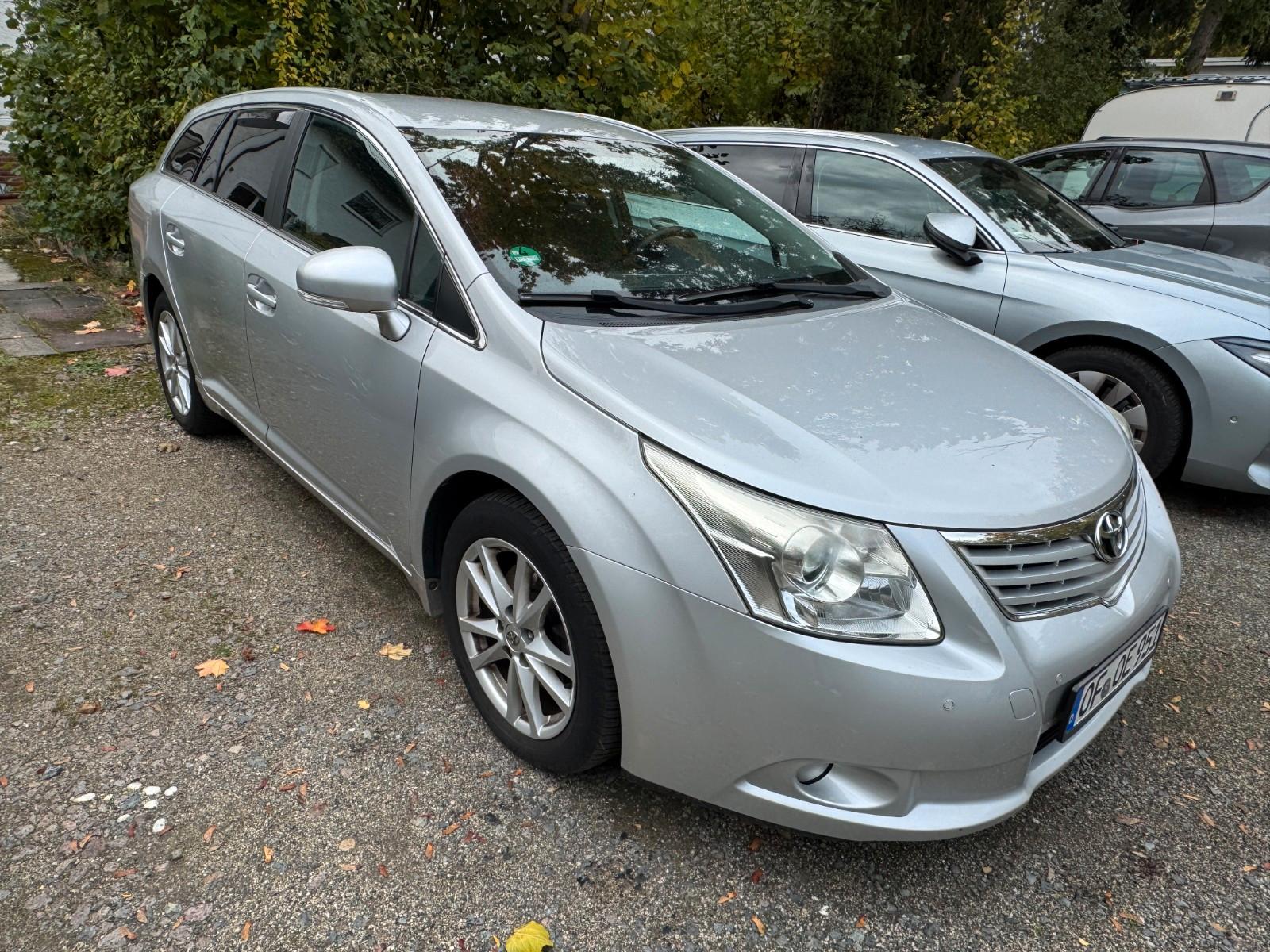 Toyota Avensis 2010 — photo 12