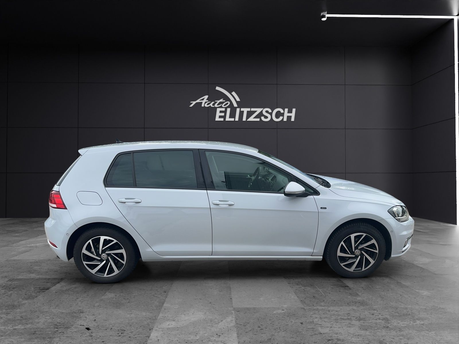 Fahrzeugabbildung Volkswagen Golf VII 1.0 TSI Join 16" AHK SHZ Navi PDC