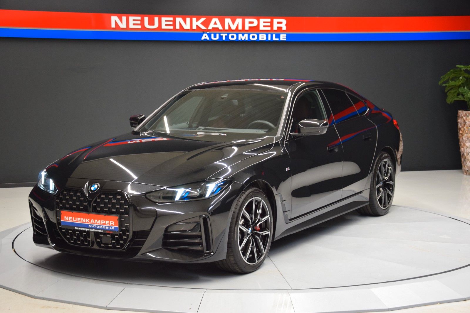 Fahrzeugabbildung BMW 430i xDrive M Sport Vollleder Tacorarot H/K LED