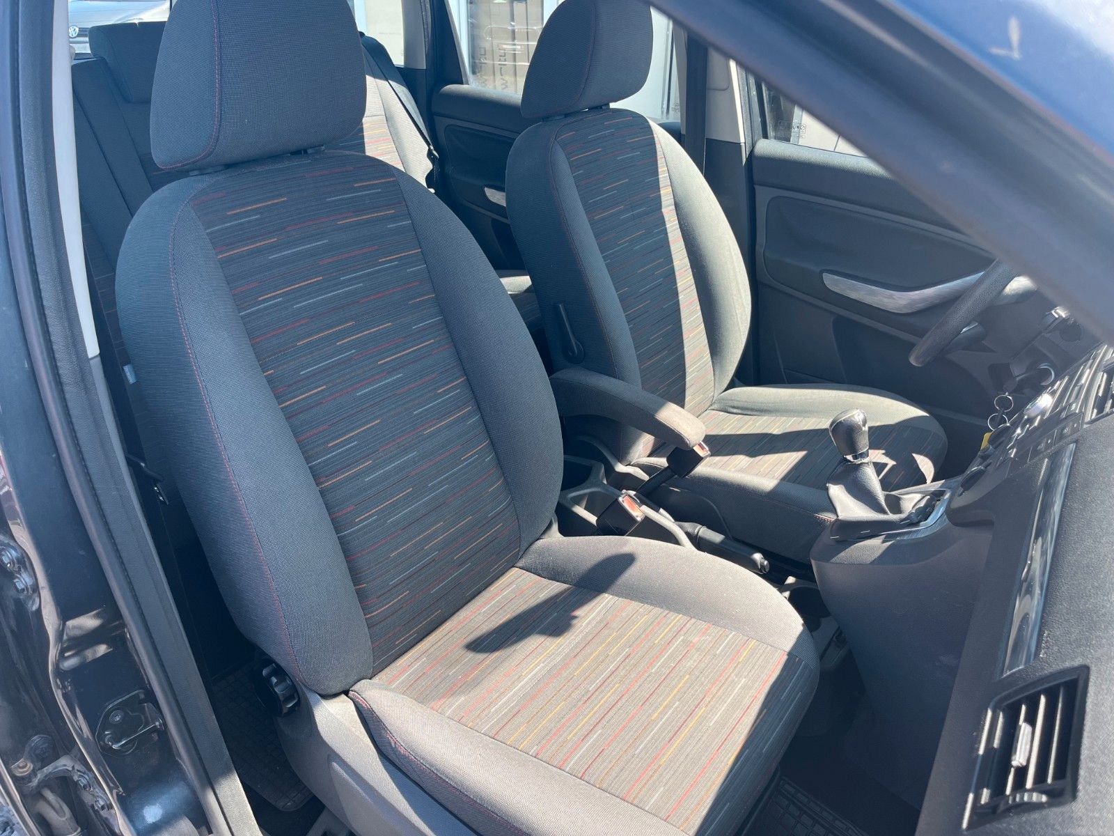 Fahrzeugabbildung Ford C-MAX 1.6 Style Klima TÜV 03/2026 AllWetter AHK