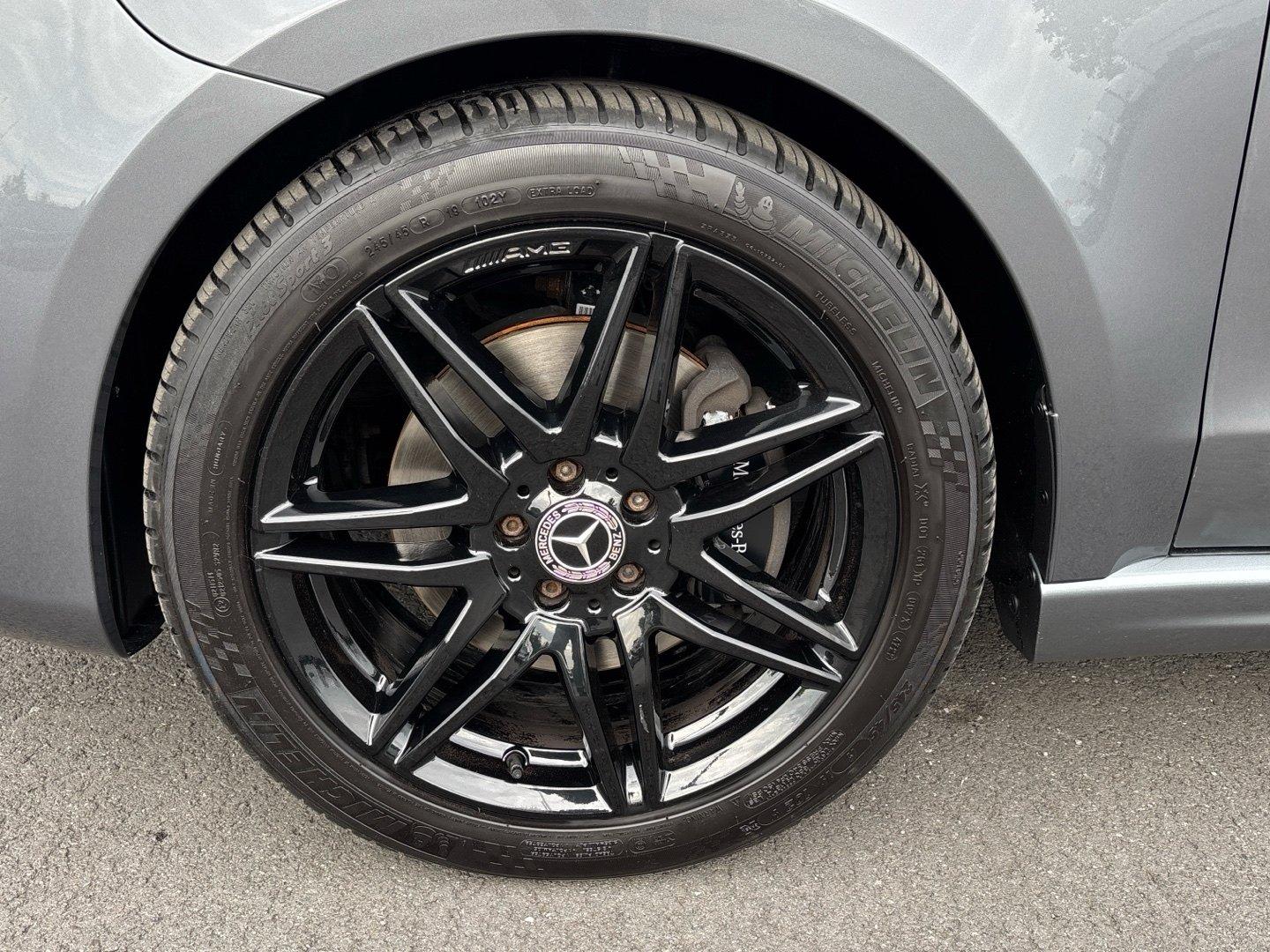 Mercedes-Benz V 300 d Edition lang AMG Pano Kamera AHK2,5t 9G
