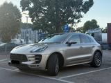 Porsche Macan Turbo mit Performance Paket Turbo  - Porsche: Beige