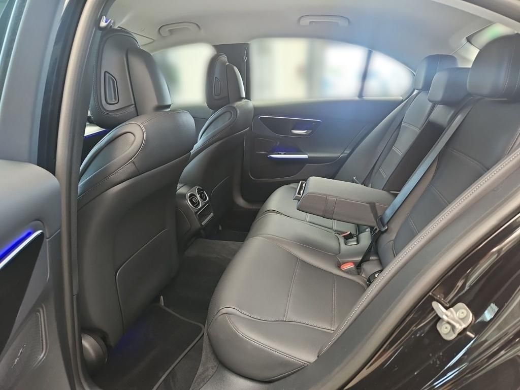 Fahrzeugabbildung Mercedes-Benz C 180 Avantg. Totwi. Memo Navi LED SHZ Ambie.