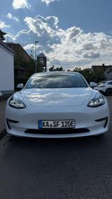 Tesla Model 3 Allradantrieb mit Dualmotor Long Ran...