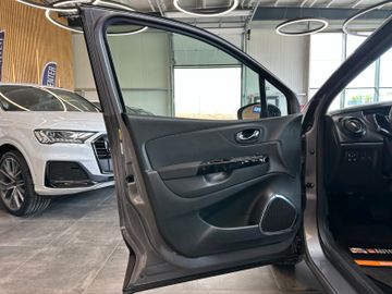 MYAUTOCENTER – Gebraucht- und Jahreswagen mit Werkstattservice in Pfaffenhofen Renault Captur Luxe *AHK*Klima*Sitzh*Navi*