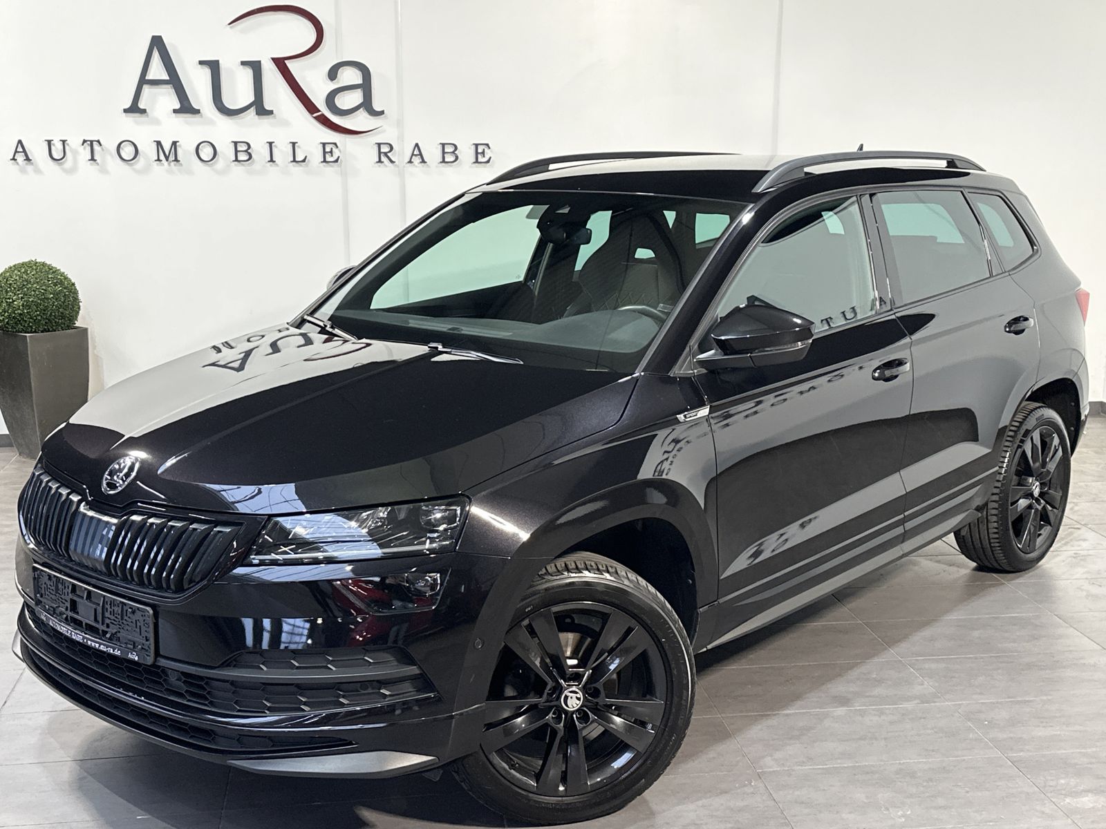 Fahrzeugabbildung SKODA Karoq 1.5 TSI DSG Sportline NAV+LED+V-COCKPIT+PP