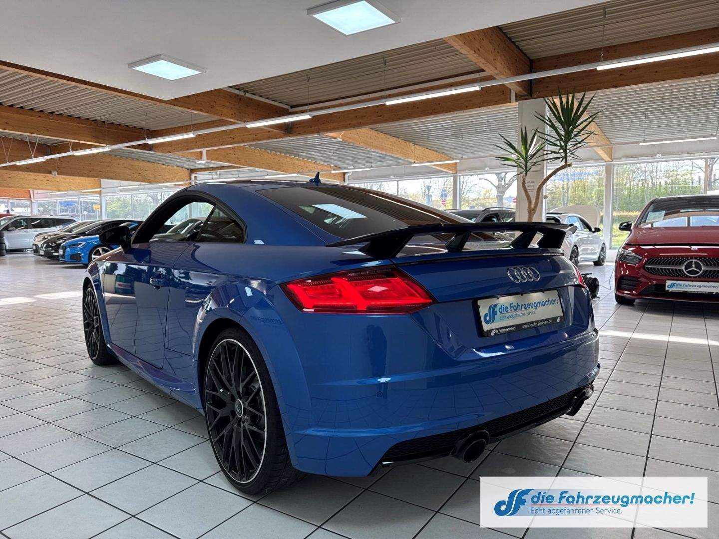 Fahrzeugabbildung Audi TT Coupe 2.0 TFSI quattro S line Sportpaket Lede