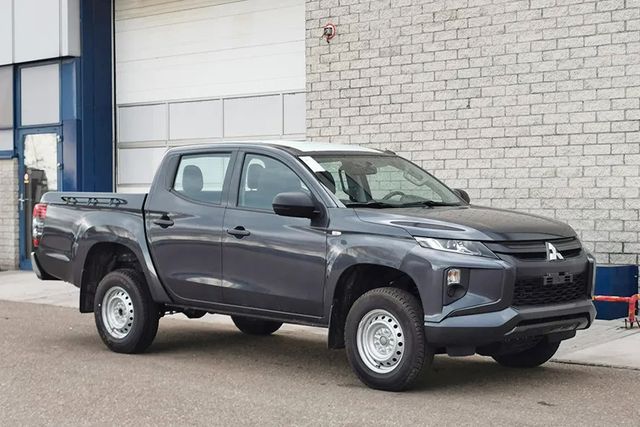 Mitsubishi L 200 GL Double Cab Pick-up (48 units)