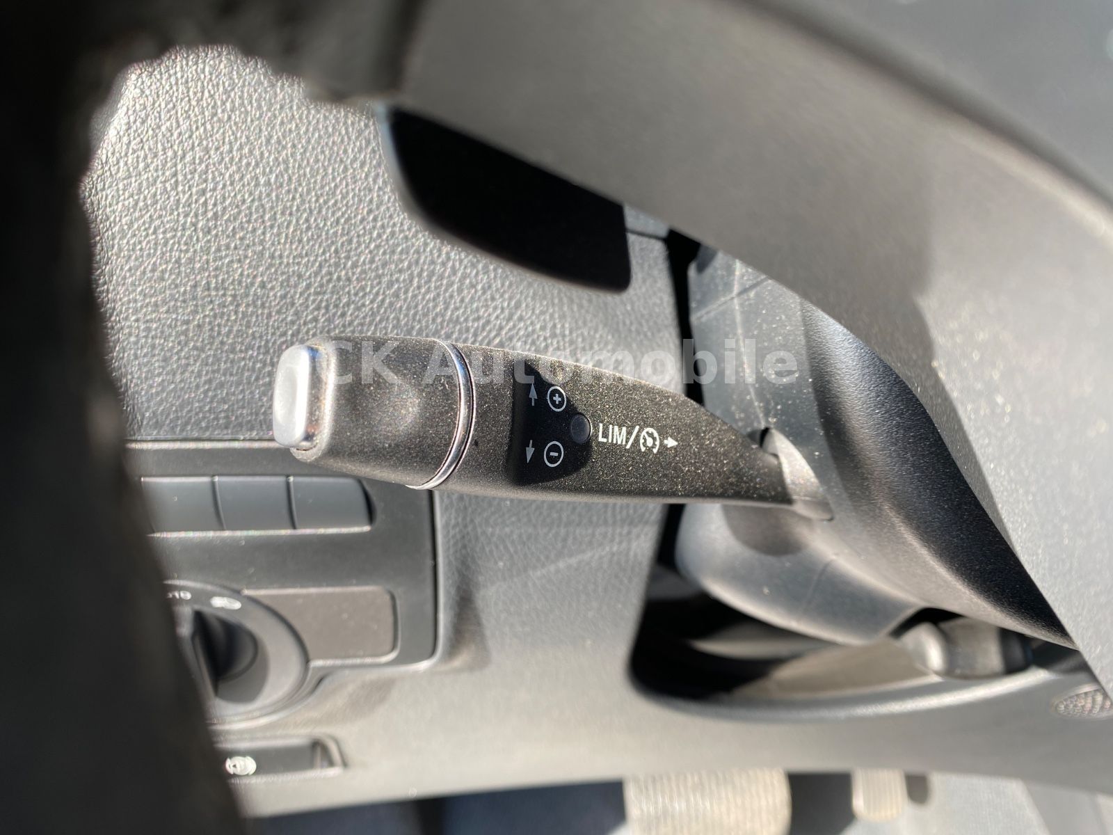 Fahrzeugabbildung Mercedes-Benz Mercedes-Benz Vito Mixto 124 lang Autom./5 Sitze