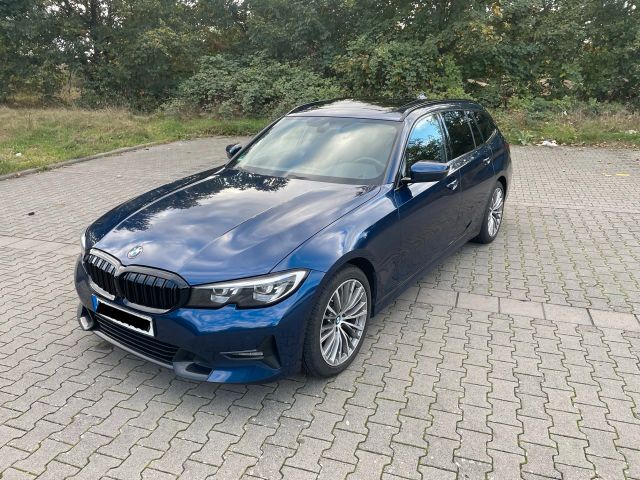 BMW 320d Touring Sport Line *PANO* *MEMORY* *AHK*