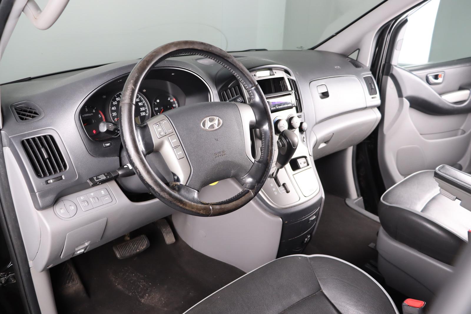 Hyundai H-1 * Standhzg. * Leder 8 Sitze * Travel