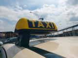 Mercedes-Benz E 220 E Limousine E 220 d Taxi Navi ACC - Mercedes-Benz E 220: Beige