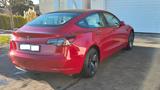 Tesla Model 3 Allradantrieb mit Dualmotor Long Ran... - rote Tesla Model 3