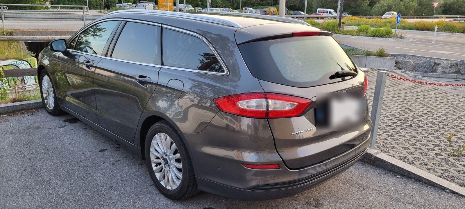 Ford Mondeo 2015 — rear view