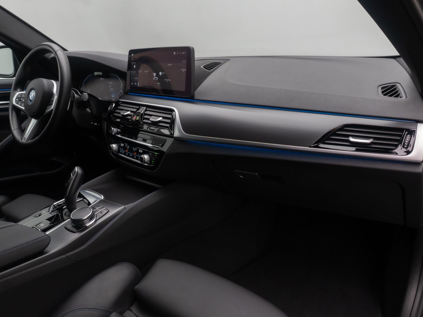 Fahrzeugabbildung BMW 530e xD M Sport HUD Komfort Laser 4xKlima DAB
