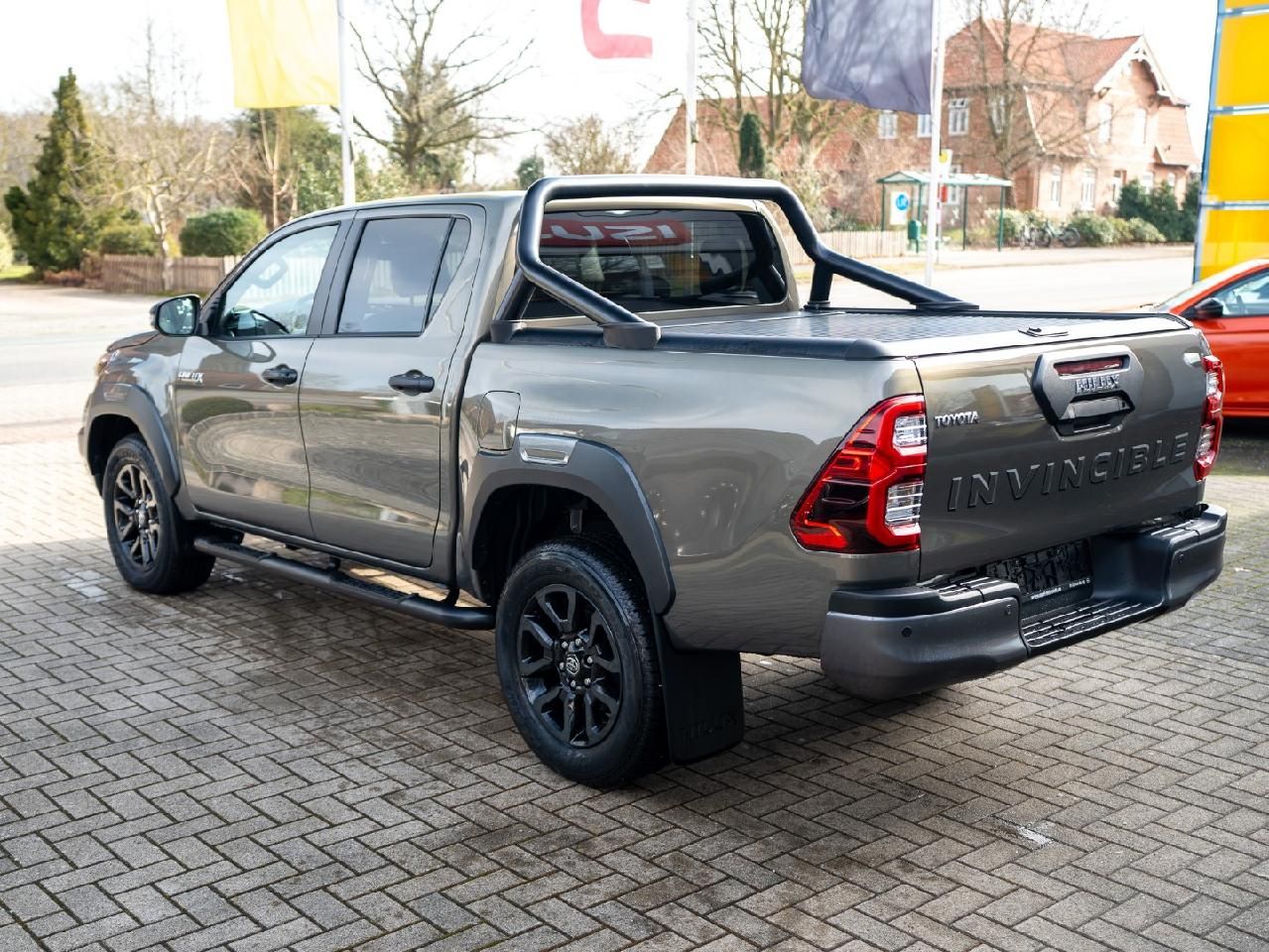 Fahrzeugabbildung Toyota Hilux Double Cab Invincible 4x4