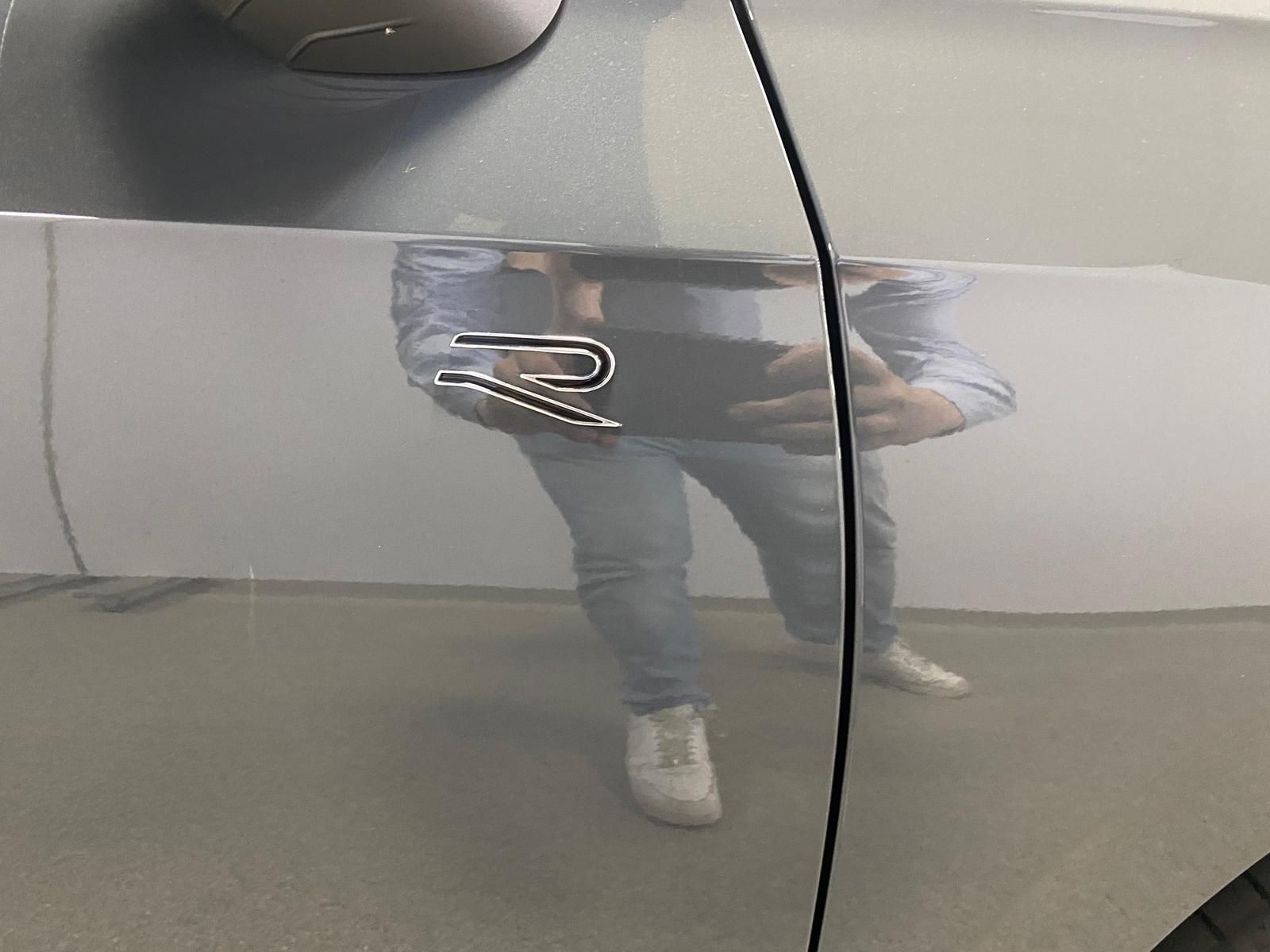 Fahrzeugabbildung Volkswagen Variant 2.0 TSI 4Mot R-Line BlackStyle+AHK+MATRI