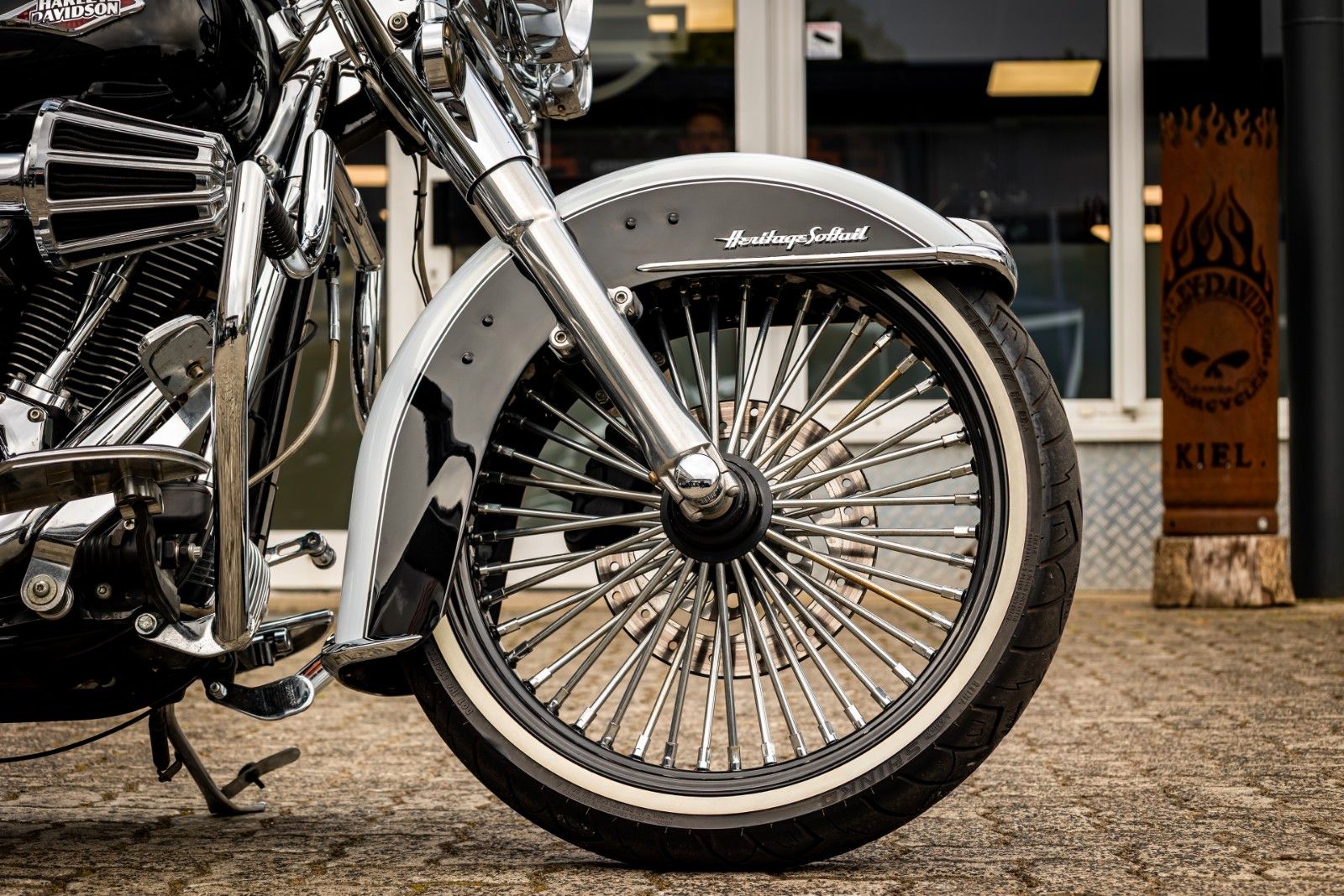 Fahrzeugabbildung Harley-Davidson FLSTC Heritage Classic Twin Cam 96 cui - Chicano