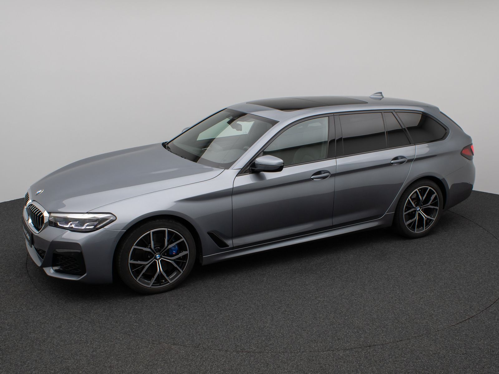 Fahrzeugabbildung BMW 540i xD M Sport Panorama DAB H/K DispKey 19Zoll