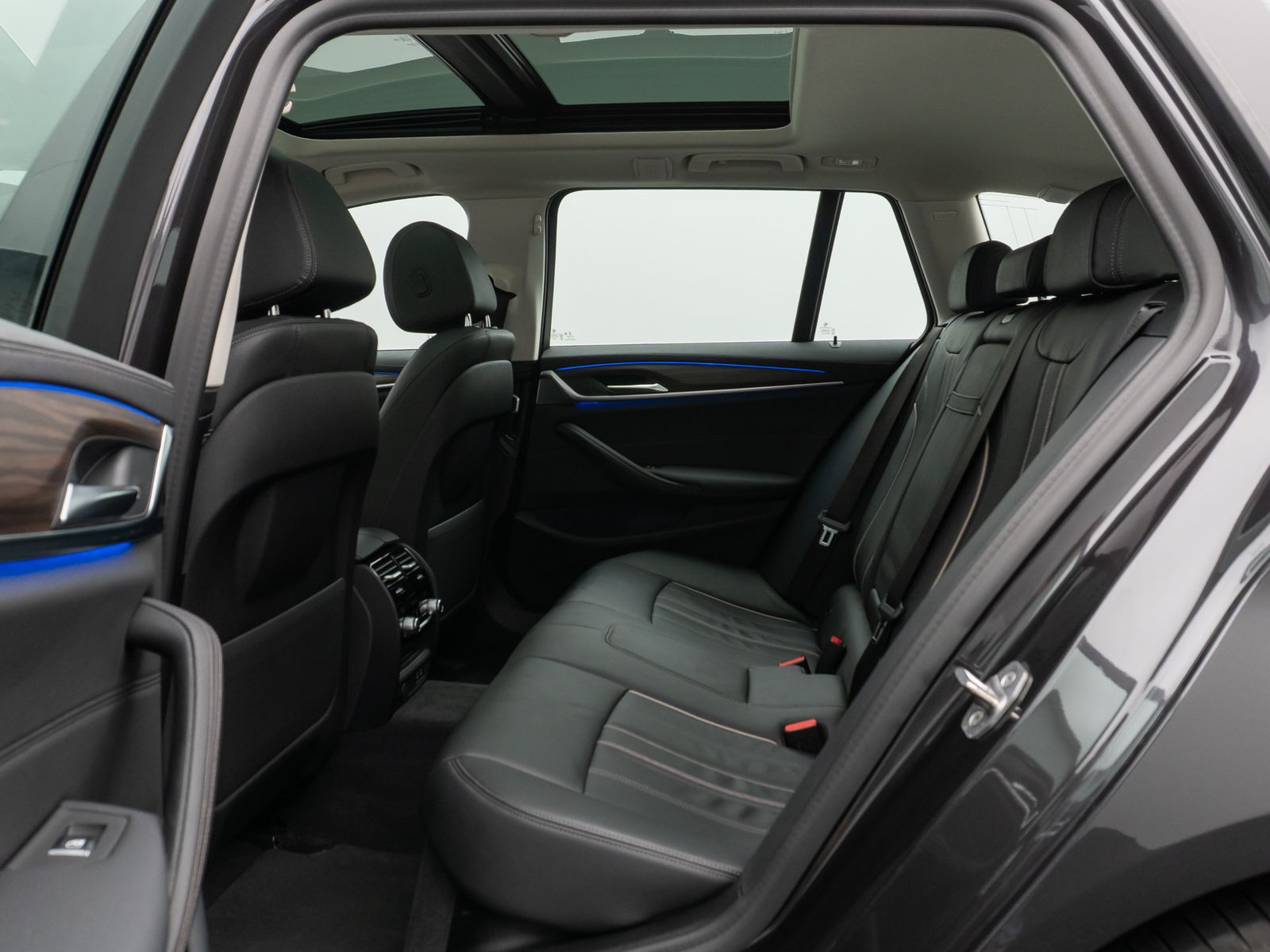 Fahrzeugabbildung BMW 530d Luxury Line Panorama Kamera DAB HiFi Alarm