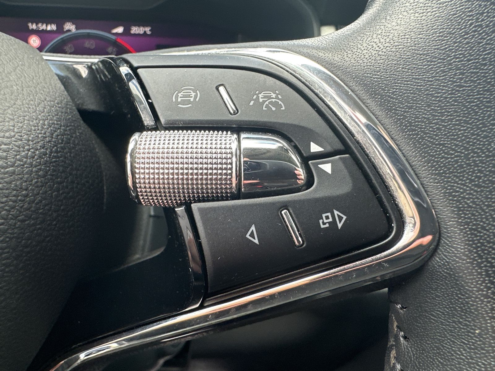 Fahrzeugabbildung SKODA Kodiaq 2.0 TDI Tour DSG NAV+LED+ACC+KAMERA+19ZO