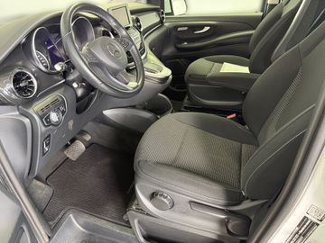 Mercedes V 220 - 10