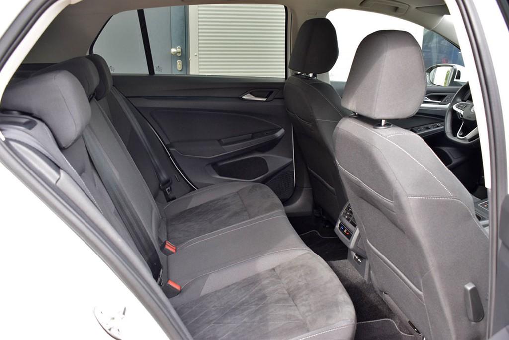 Volkswagen Golf VIII 1.5 TSI 6-Gang *Life*LED*AHK*RüKam*ACC, миниатюра 6