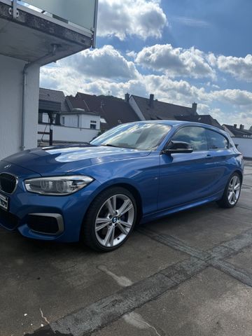 BMW M135i xDrive A -