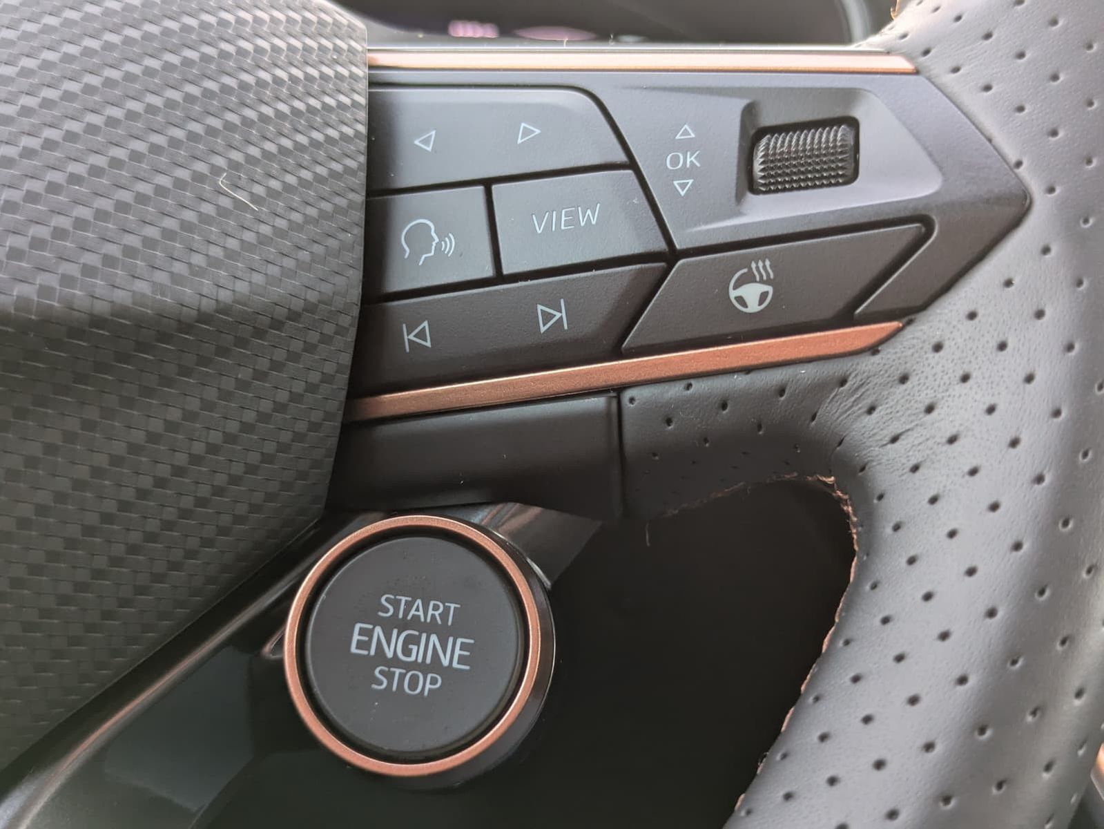 Fahrzeugabbildung CUPRA Formentor 2.0 TDI PANO*MATRIX*SENNH.*DINAM*360