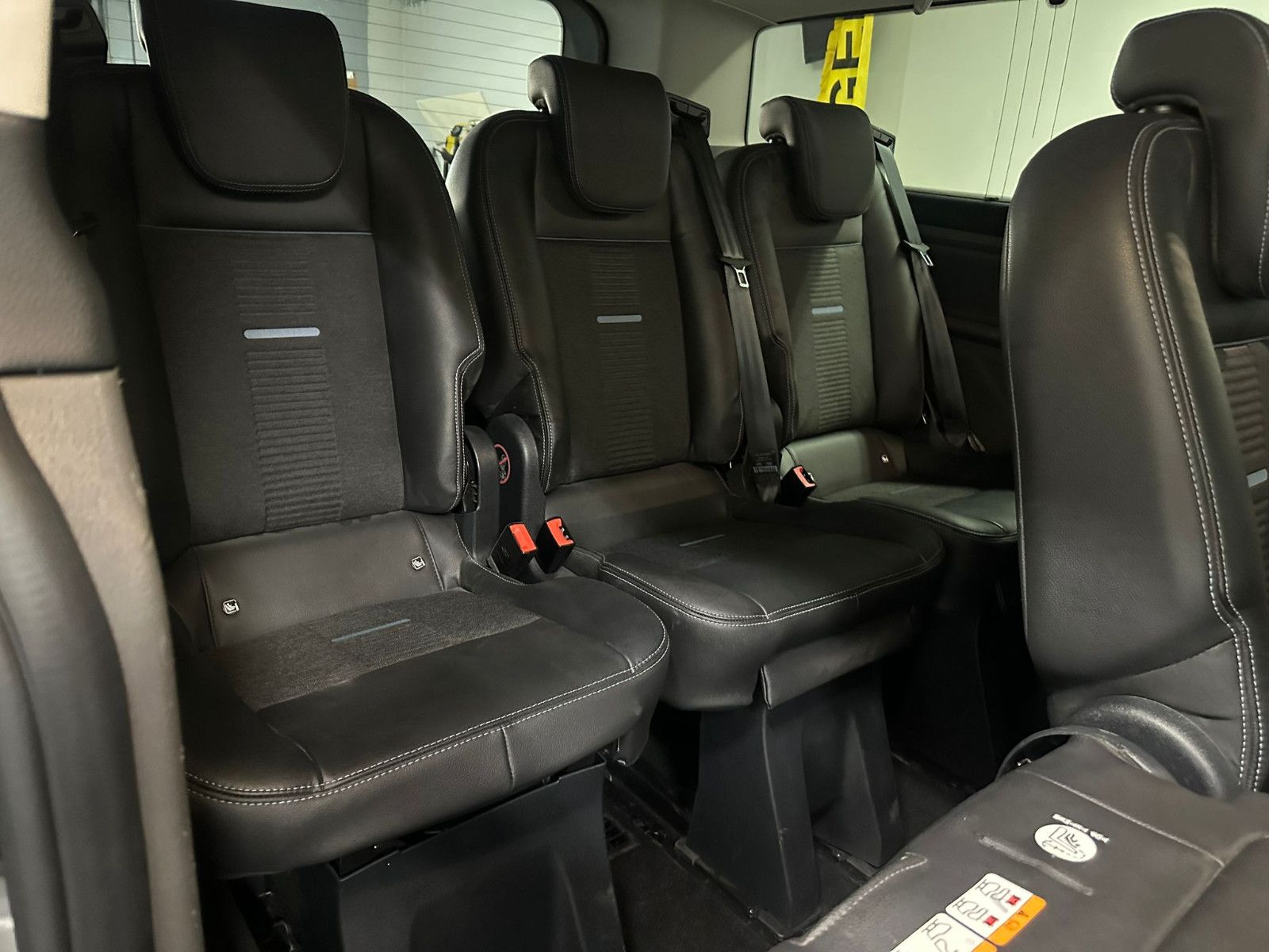 Fahrzeugabbildung Ford Tourneo Custom 320 L2H1 Autm. Active Bus*ACC*8