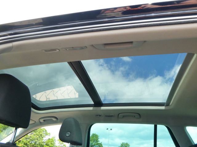 Fahrzeugabbildung Skoda Superb 2,0 TDI Kombi >AUT/AHK/NAV/PAN/SHZ/TEMP<