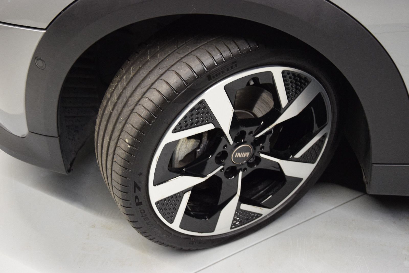 Fahrzeugabbildung MINI CooperCOOPER Mini 3-trg. Favoured Trim HUD Leder